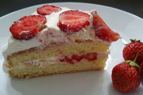 Бисквит с клубникой и маскарпоне